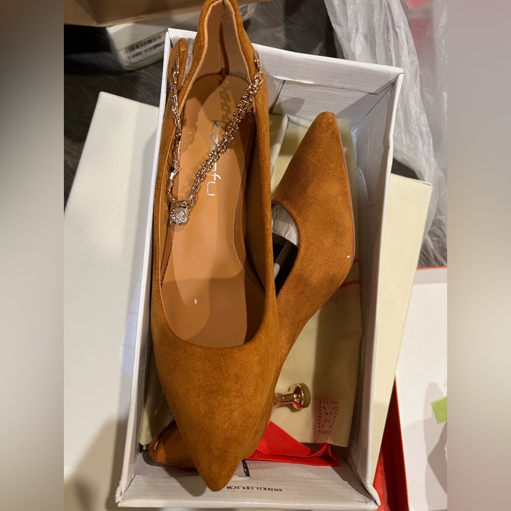 Heel Shoes. Pumps
